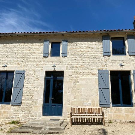 Chateau Des Loups - Les Pommiers Echire ภายนอก รูปภาพ