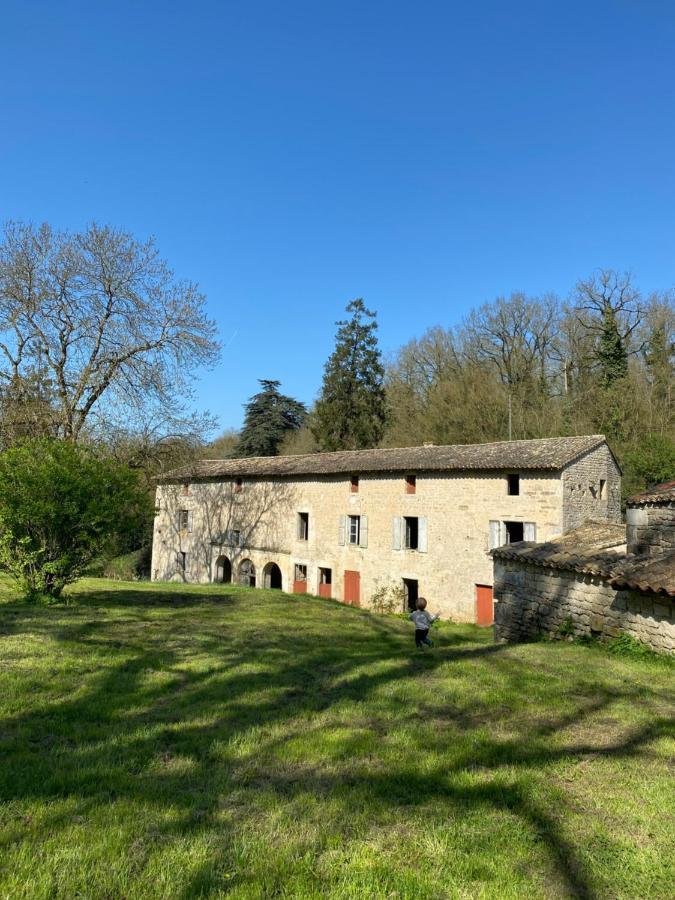 Chateau Des Loups - Les Pommiers Echire ภายนอก รูปภาพ