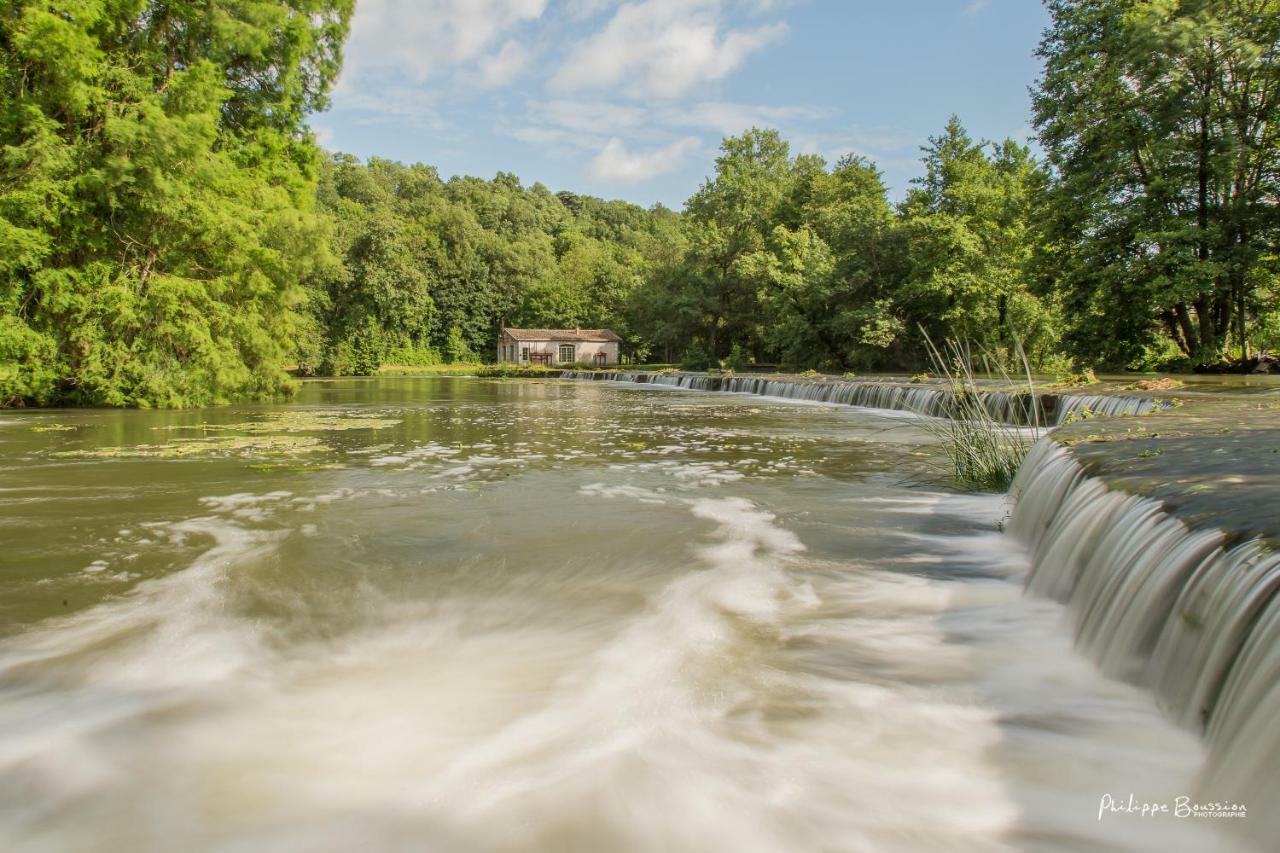 Chateau Des Loups - Les Pommiers Echire ภายนอก รูปภาพ