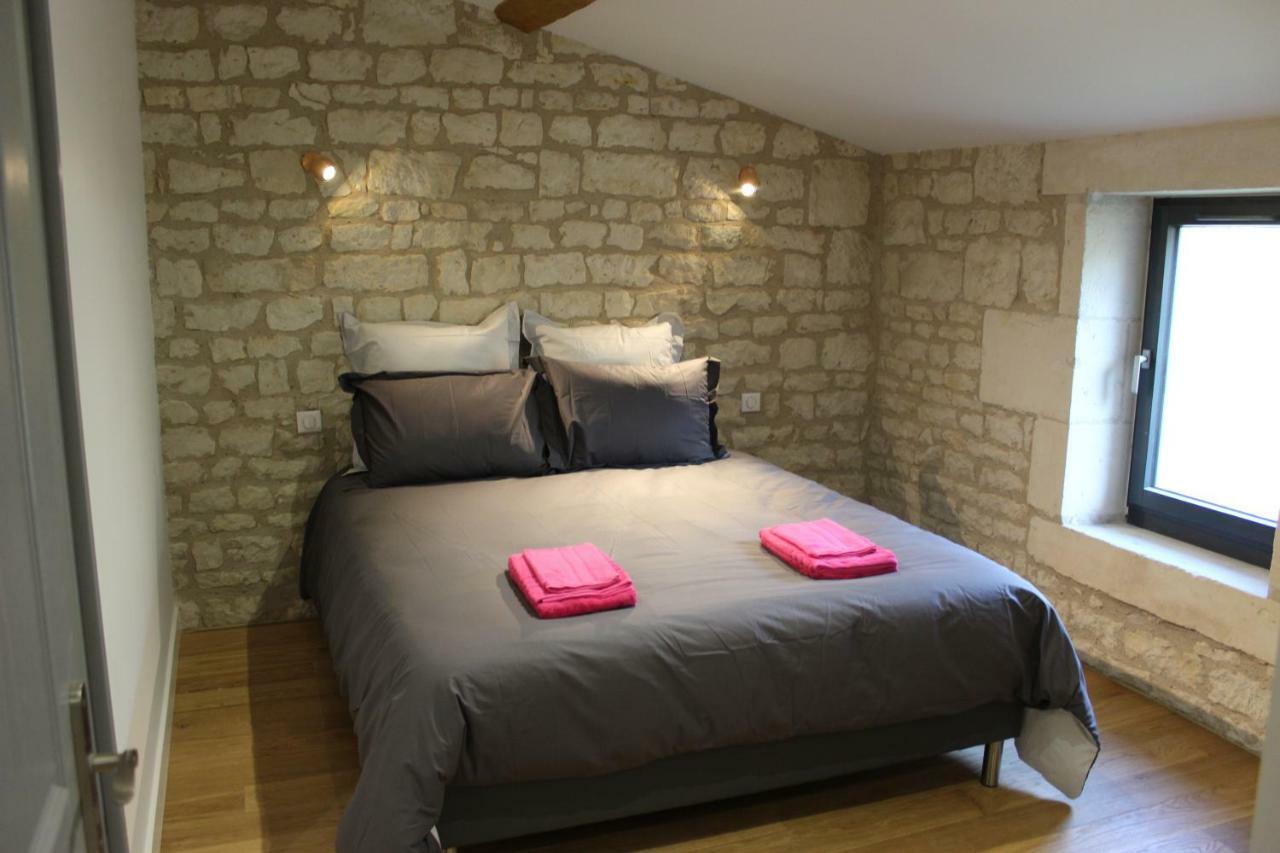 Chateau Des Loups - Les Pommiers Echire ภายนอก รูปภาพ