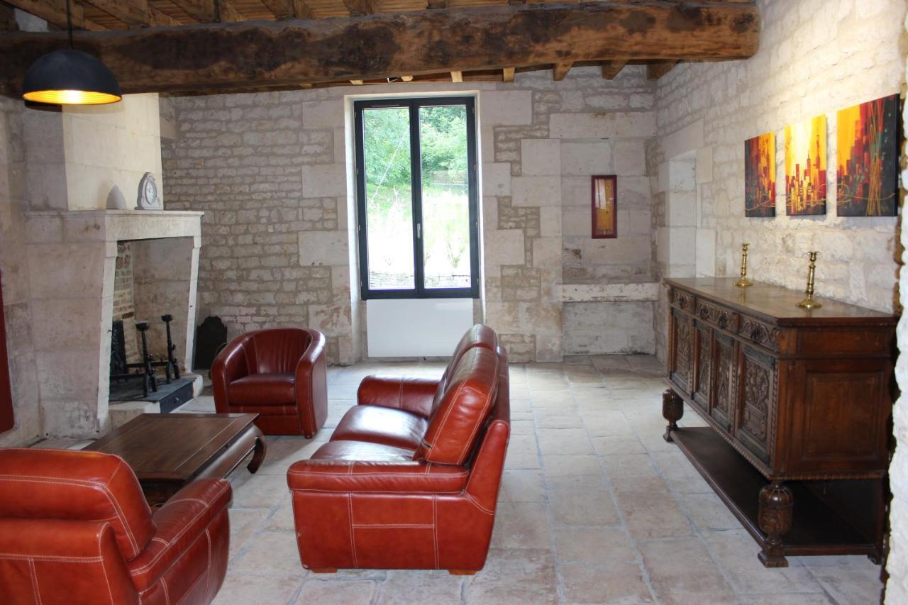 Chateau Des Loups - Les Pommiers Echire ภายนอก รูปภาพ